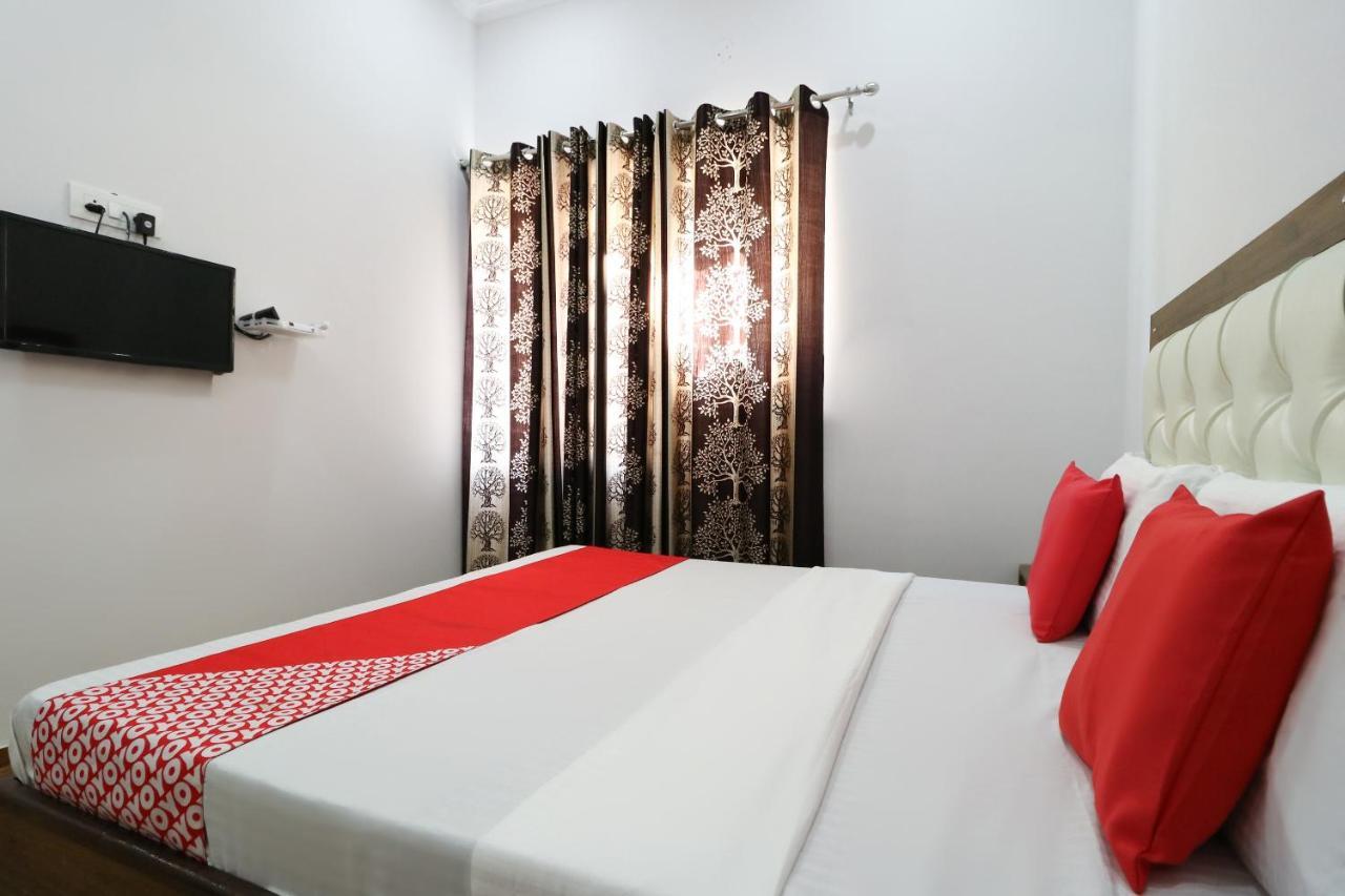 Oyo 64004 Hotel Kartar Zirakpur Екстер'єр фото